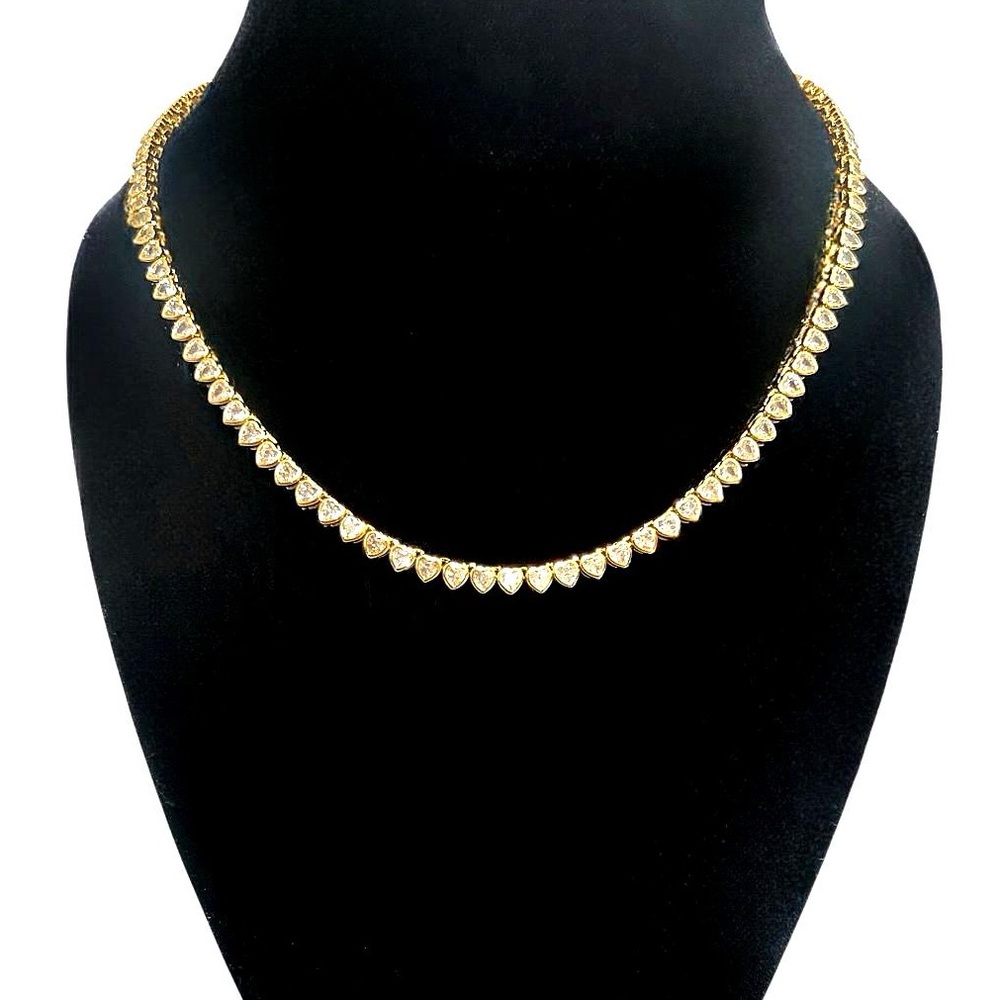 ✨AlanaJ –Heart-Cut Tennis Choker
Luxe Statement Edition✨